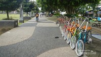 Jasa sewa sepeda untuk keliling alun - alun