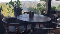 Pemandangan Perbukitan dari Warung Taru Dago Atas