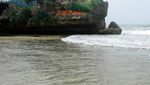 Menikmati Indahnya Pantai Kukup di Gunungkidul