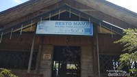 Pintu masuk Resto Mama