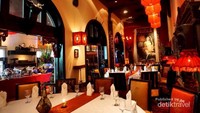 Suzie Wong Lounge.