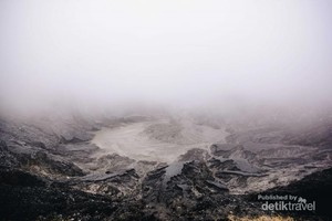 Menikmati Kabut di Tangkuban Perahu