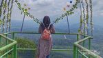 Menikmati Keindahan Alam dari Ketinggian Goa Rong