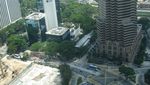 Menikmati Keindahan Kuala Lumpur dari Menara Petronas