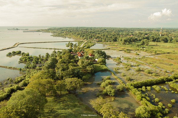 Menikmati Keindahan Pulau Madura dari Ketinggian 60 Meter