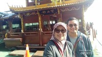 Menyempatkan photo didepan