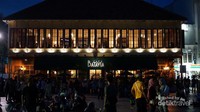 Caffe Batavia berada di lokasi yang strategis, sehingga setiap pengunjung yang datang selalu medah untuk menemukannya.
