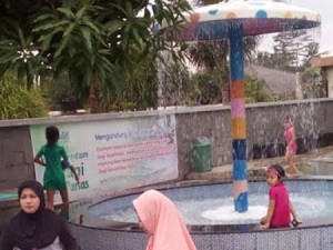 Menikmati Mandi Air Panas di Kuningan