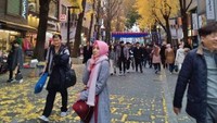 Pohon Ginkgo yang menguning di Insadong.