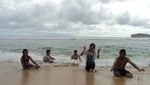 Menikmati Ombak di Pantai Krakal, Gunungkidul