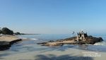 Menikmati Pagi di Pantai Batu Layar Lombok