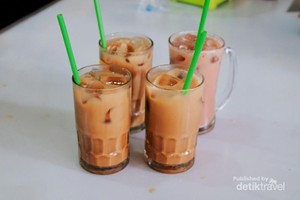 Menikmati Pagi di Pontianak dengan Segelas Kopi
