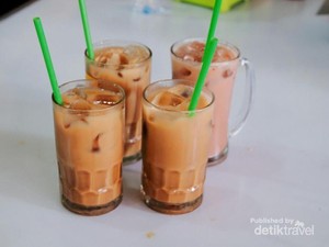 Menikmati Pagi di Pontianak dengan Segelas Kopi