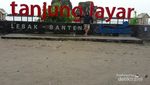 Menikmati Pantai Sarwana dengan Cara Tak Biasa