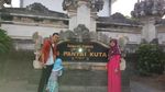 Menikmati Pantai Sejuta Turis di Bali