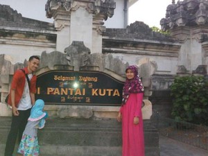 Menikmati Pantai Sejuta Turis di Bali