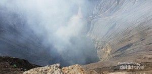 Menikmati Pesona Gunung Bromo Lebih Dekat