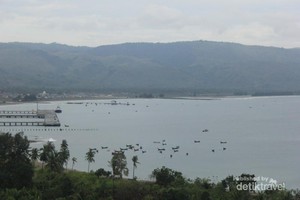 Menikmati Pesona Pelabuhan Malahayati dari Bukit Suharto, Aceh Besar