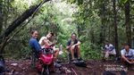 Menikmati Rinjani dari Segara Anak yang Mempesona