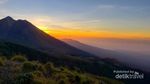 Menikmati Rinjani dari Segara Anak yang Mempesona