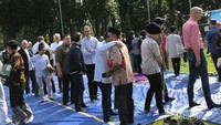 Semua berbaur tanpa sekat sebagai saudara seperantauan