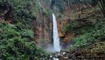 Menikmati Segarnya Air Terjun Kapas Biru di Lumajang