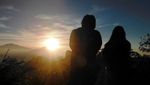 Menikmati Sunrise dan Melihat 4 Gunung dari Puncak Suroloyo Jogja