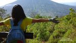 Menikmati Sunrise dari Puncak Sindoro