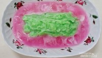 Menu penutup kami, es pisang ijo..segerrr