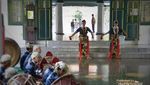 Menikmati Tari Topeng di Keraton Kasepuhan Cirebon