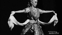 Febi perform pada senis tari klasik lainnya. (foto oleh: Yoevita Adriani)