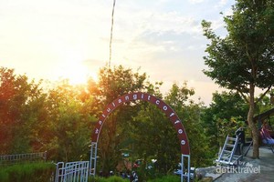 Menikmati Yogyakarta dari Ketinggian di Watu Langit
