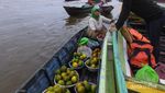 Menilik Pasar Terapung yang Ikonik di Banjarmasin