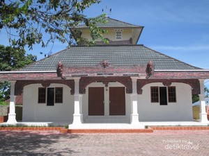 Menilik Rumah Ibadah Agama Parmalim