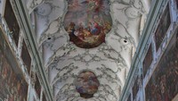 Indahnya interior gereja St. Peters Abbey