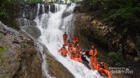 Tim telusur di Curug Bibijilan