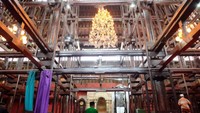 Rancangan bagian dalam Masjid Agung Sang Cipta Rasa