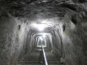 Menjelajahi Lobang Jepang di Bukittinggi