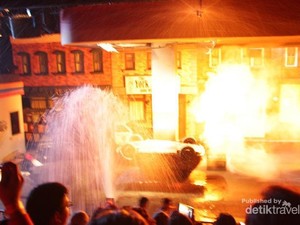 Menonton Film Action Langsung di Depan Mata, Cuma di Trans Studio!