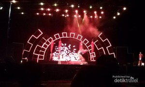 Menonton Sirkus dan Sulap Spektakuler Trans Studio Bandung