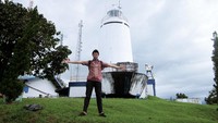 Latarbelakang Menara Suar Padang