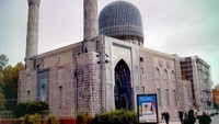 Masjid Soekarno dengan Kubah Biru