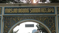 Masjid Agung Sunda Kelapa, salah satu destinasi wisata religi dan tempat ngabuburit favorit di Jakarta.