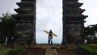 Bentuk Candi Cetho yang memiliki daya tarik tersendiri seperti pura - pura di Bali