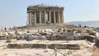 Tampak belakang bangunan Parthenon