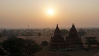 Sinar matahari pagi yang mulai menyapa tanah Bagan, Myanmar.