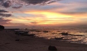 Menyambut Fajar di Sanur, Bali