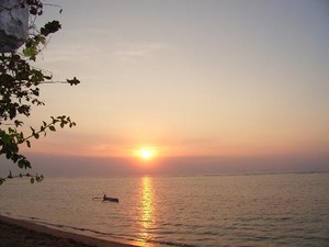 Menyambut Mentari di Pantai Sanur, Bali
