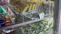 Menerima pembayaran dengan US Dollar dan Riel Kamboja.