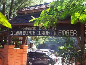 Menyapa Pagi di Curug Cilember, Si Air Terjun 7 Lapis
